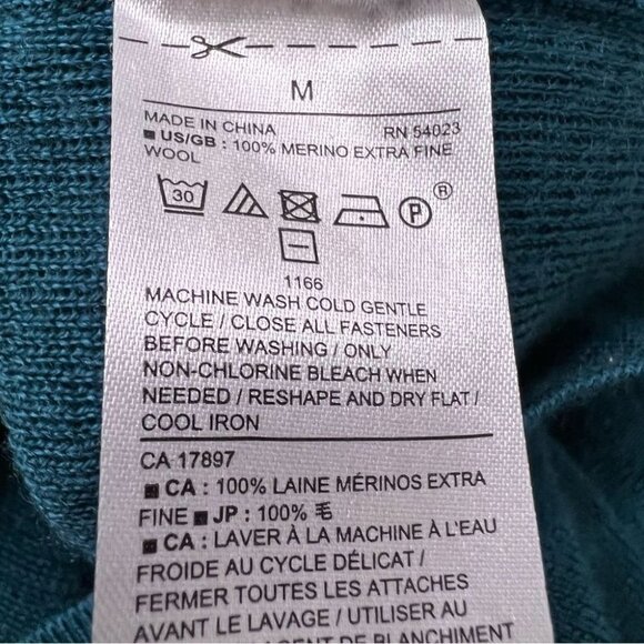 BANANA Republic Merino Wool Vneck Long  Sleeve Sweater Size Medium - Picture 8 of 9